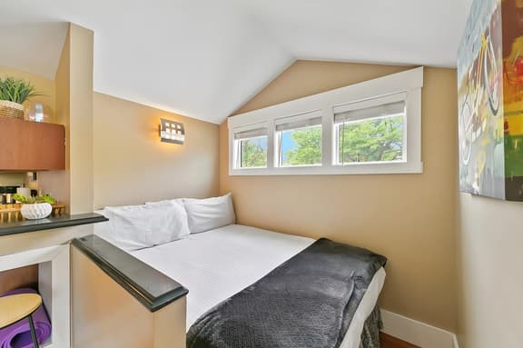 MTR Hazel - #2661 - Lowell Studio